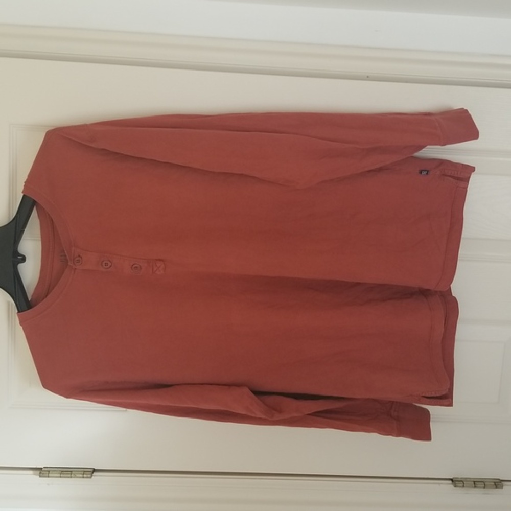 GAP Men's Medium Orange Rust Henley Long Sleeve
